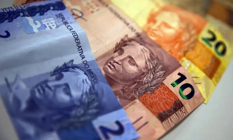 Inflação recua de novo e abre caminho para queda dos juros em 2026