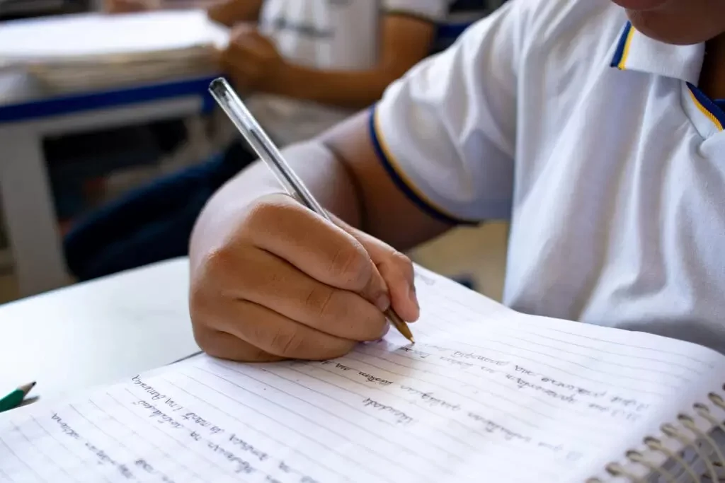 Novo ciclo na volta às aulas é marcado com avanços em segurança, estrutura e cuidado com as pessoas