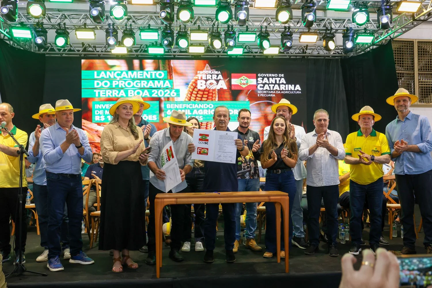 Governo de SC anuncia R$ 137,8 milhões para o Terra Boa e amplia apoio a 69 mil agricultores