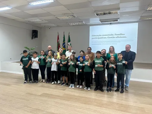 Câmara acompanha lançamentos na Educação municipal