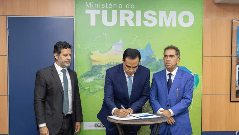 Governo renova acordo e professores terão até 15% de desconto em hotéis de todo o Brasil até 2027