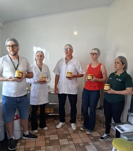 Primeiro apicultor de São Bento do Sul conquista selo SIM para produção de mel