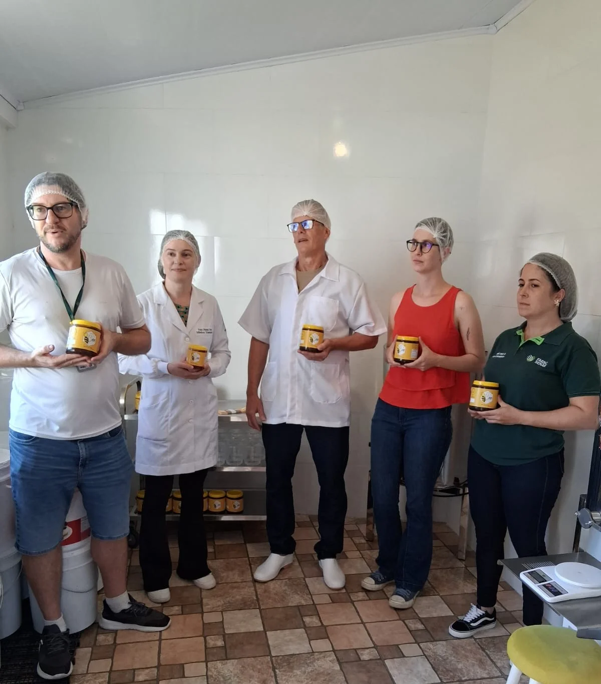 Primeiro apicultor de São Bento do Sul conquista selo SIM para produção de mel