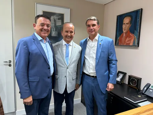 MAURÍCIO PEIXER CUMPRE AGENDA AO LADO DE FLÁVIO BOLSONARO