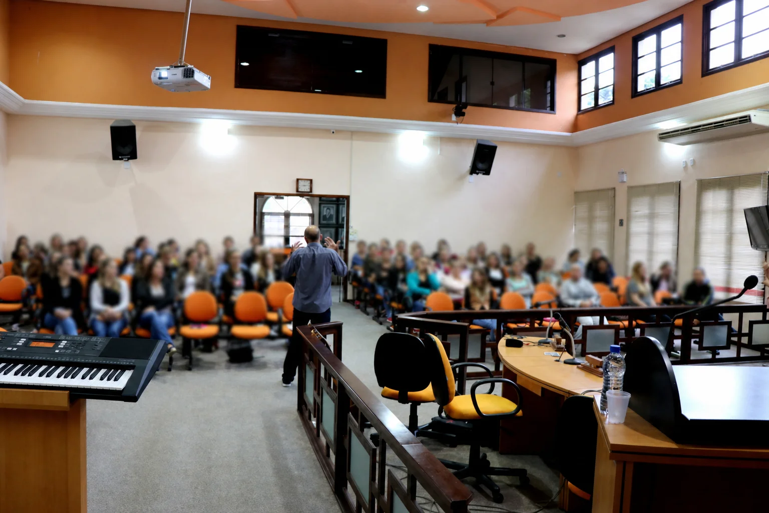 Professores se reúnem em São Bento do Sul e criticam projeto que reduz férias da categoria