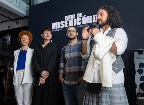 Sucesso de público e celebração marcaram o lançamento de Tiro de Misericórdia no Instituto Internacional Juarez Machado com Robson Rodrigues no elenco