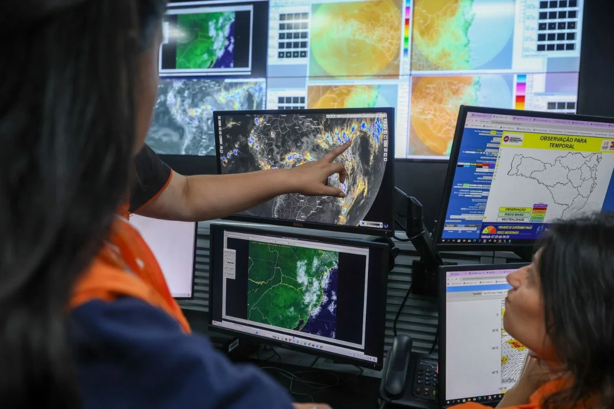 O que muda com o alerta climático em Santa Catarina