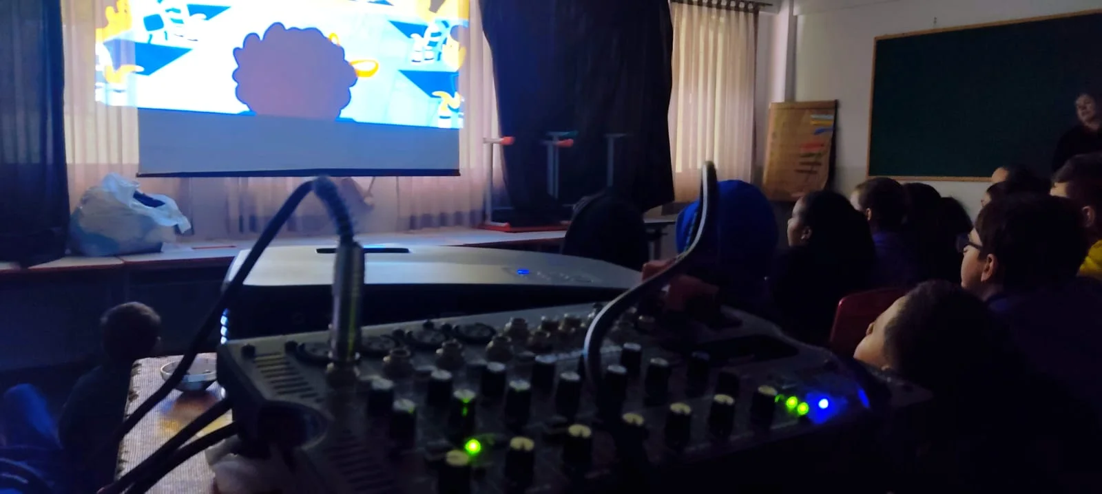 SÉTIMA ARTE DENTRO DA EDUCAÇÃO REALIZOU QUATRO SESSÕES DE CINEMA INFANTOJUVENIL EM SÃO BENTO DO SUL