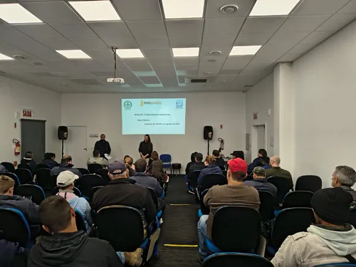 SAMAE promove palestra sobre segurança no trânsito durante o Maio Amarelo