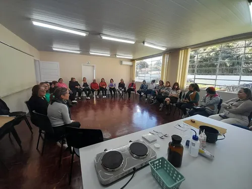 Projeto Ela Renasce promove oficina sobre saúde, sexualidade e autocuidado feminino em São Bento do Sul