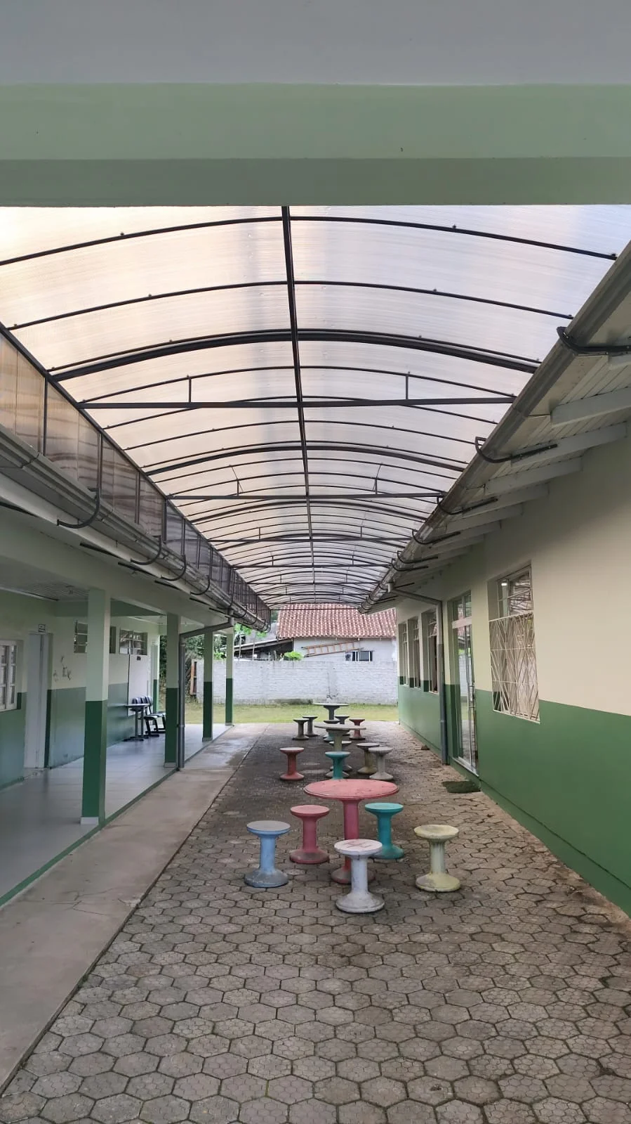 Secretaria de Educação inicia reforma e instalação de novos toldos em escolas de São Bento do Sul