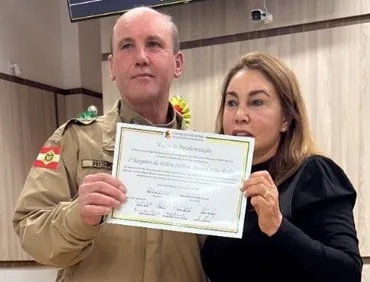 Câmara homenageia Sargento Evanil Riske por mais de 30 anos de serviços prestados à comunidade