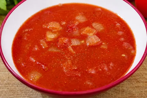 (VÍDEO) Receita da Semana: Molho de tomate com cerveja?