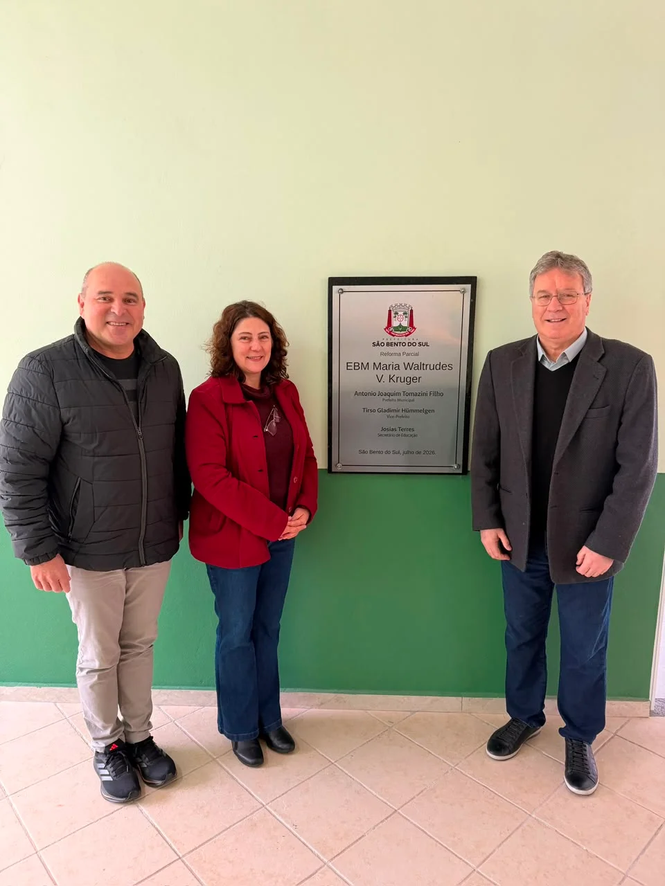 Escola Maria Waltrudes recebe novas salas de aula e anuncia novos investimentos
