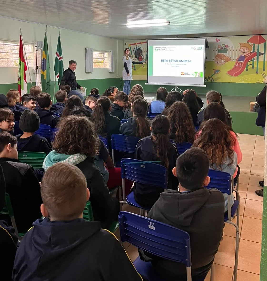 Educação e conscientização: escolas de São Bento do Sul recebem palestras sobre bem-estar animal