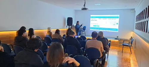 Workshop orienta produtores culturais sobre inscrições no Edital Arno Fendrich 2026