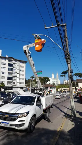 Prefeitura orienta moradores sobre como solicitar manutenção na iluminação pública