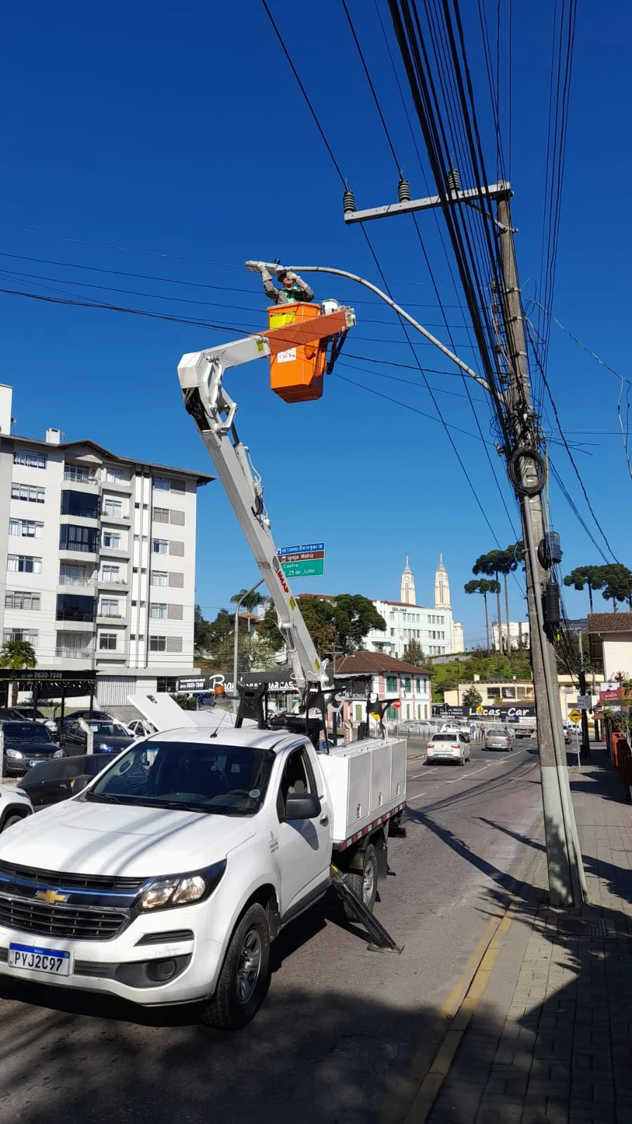 Prefeitura orienta moradores sobre como solicitar manutenção na iluminação pública