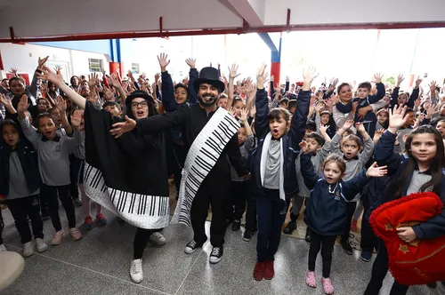 Ação educativa do Pianístico passa por duas escolas de Joinville
