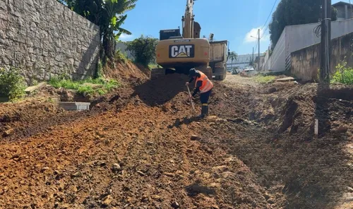 Obras de pavimentação avançam em ruas do Centro, Lençol e Serra Alta