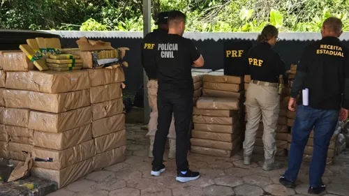 PRF apreende 2,46 toneladas de maconha na BR-280, em SC
