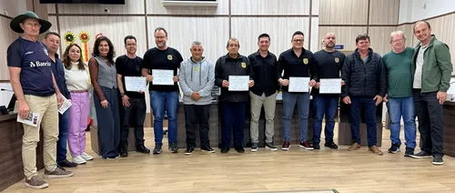 Câmara homenageia policia Civil e cobra melhorias no município