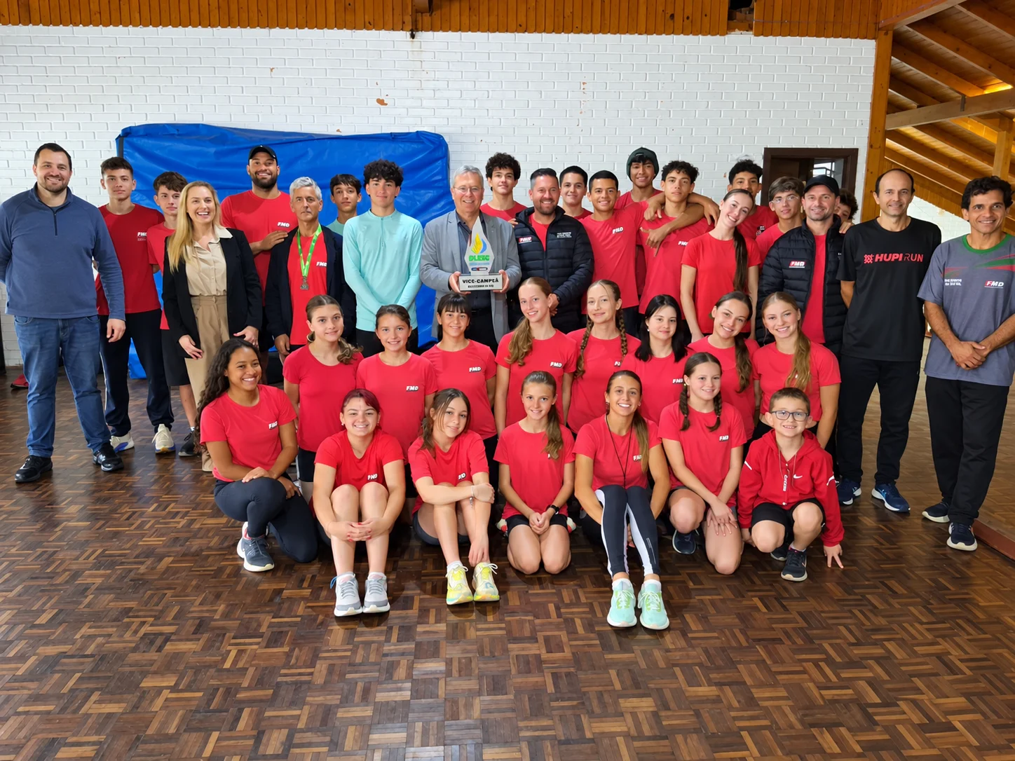 Atletismo de São Bento do Sul conquista ouro e recorde histórico na Olesc