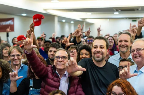 *Guilherme Boulos participa de ato em apoio a Lula no Largo da Alfândega, em Florianópolis*
_Mobilização será realizada nesta quinta-feira (15), às 17h30