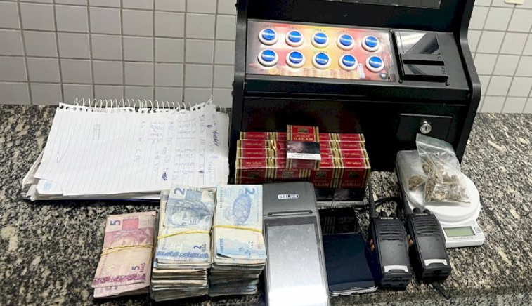 Imagem para matéria Operação em comércio resulta em prisão por tráfico de drogas e jogos de azar 