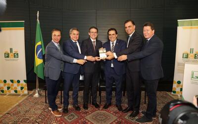 Imagem para matéria Frente Parlamentar do Comércio e Serviços lança agenda legislativa e conquista primeira vitória 