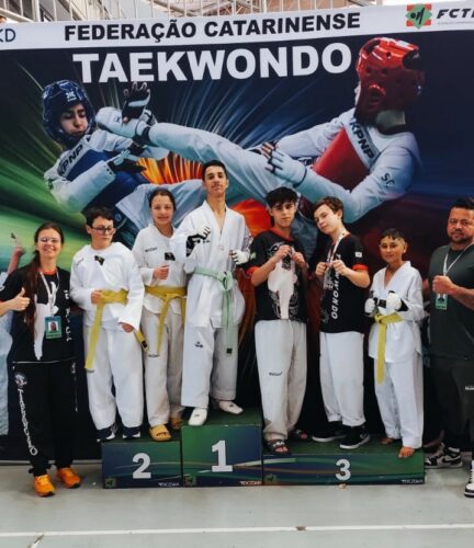 Imagem para matéria Associação Titãs / FMD de Taekwondo trouxe 9 medalhas da Copa Santa Catarina 